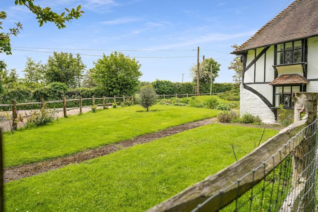 Villa Local Walks Pub Gardens Pet Friendly Landscaped Gardens And Free Private Parking Doddington  Exterior foto