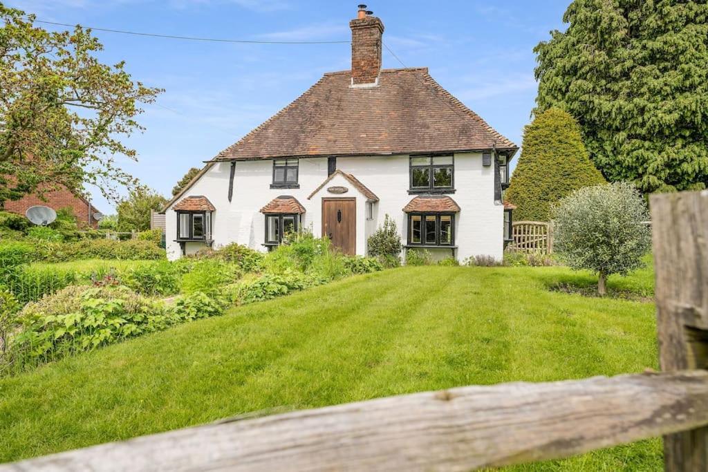 Villa Local Walks Pub Gardens Pet Friendly Landscaped Gardens And Free Private Parking Doddington  Exterior foto