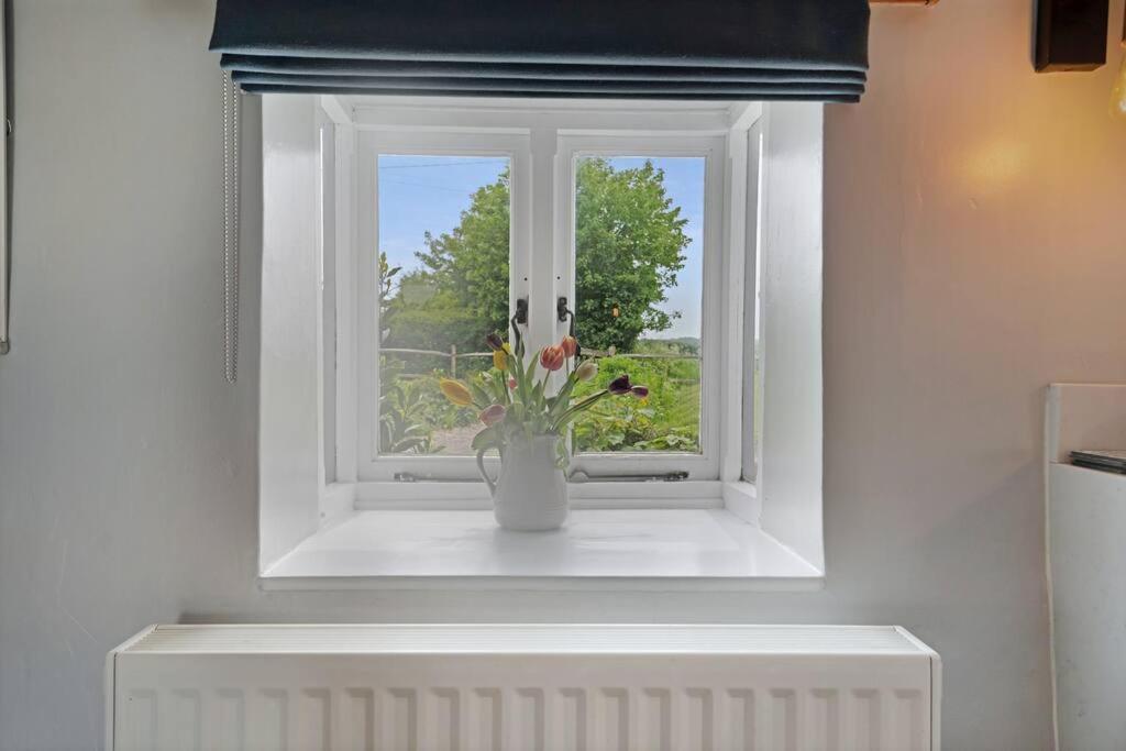 Villa Local Walks Pub Gardens Pet Friendly Landscaped Gardens And Free Private Parking Doddington  Exterior foto