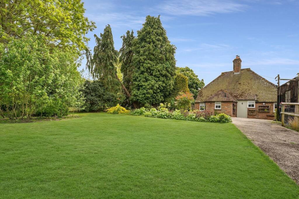 Villa Local Walks Pub Gardens Pet Friendly Landscaped Gardens And Free Private Parking Doddington  Exterior foto
