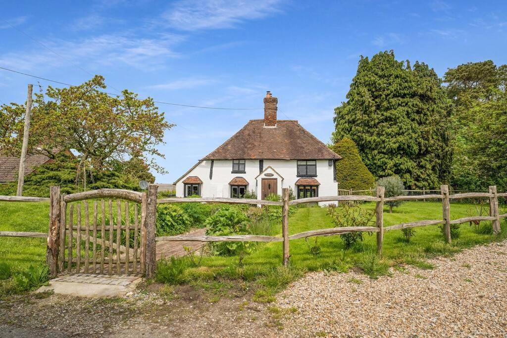 Villa Local Walks Pub Gardens Pet Friendly Landscaped Gardens And Free Private Parking Doddington  Exterior foto